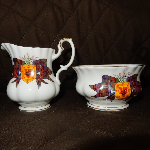 Royal Albert bone china cream & sugar - Picture 6 of 6